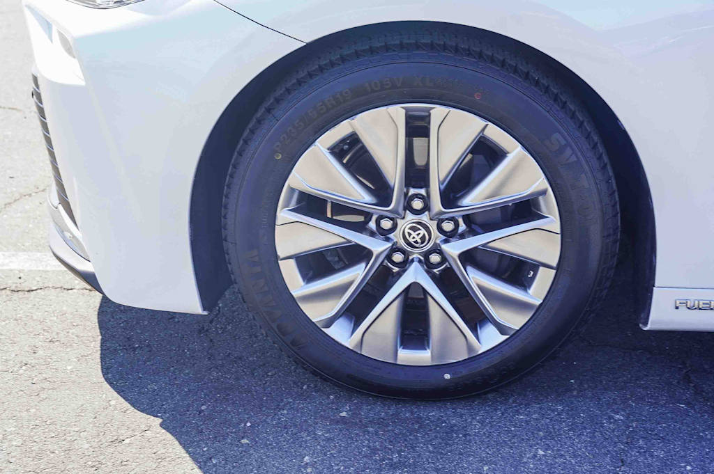 Thumbnail: 2021 Toyota Mirai - 21