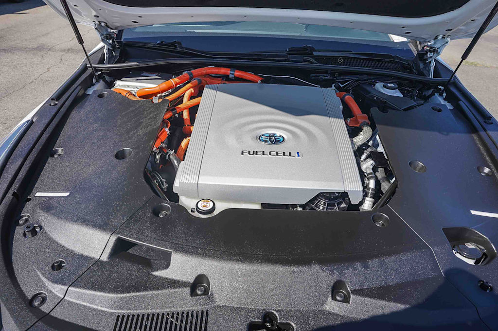 Thumbnail: 2021 Toyota Mirai - 8