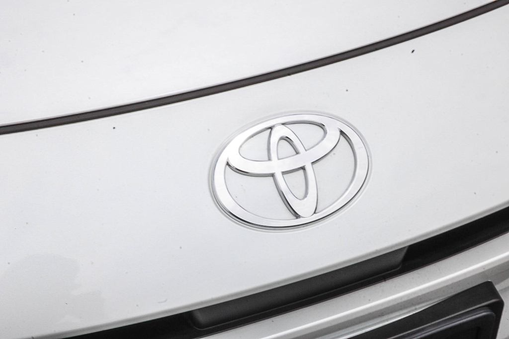 Thumbnail: 2024 Toyota Prius - 6