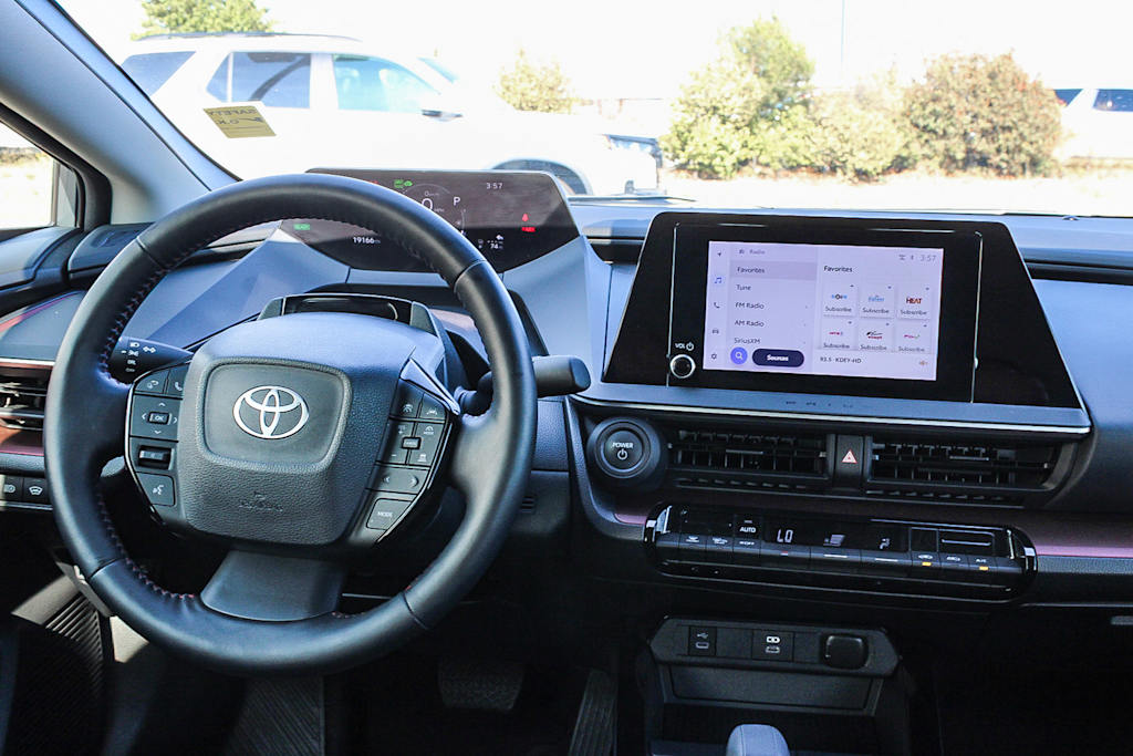 Thumbnail: 2024 Toyota Prius Prime - 9