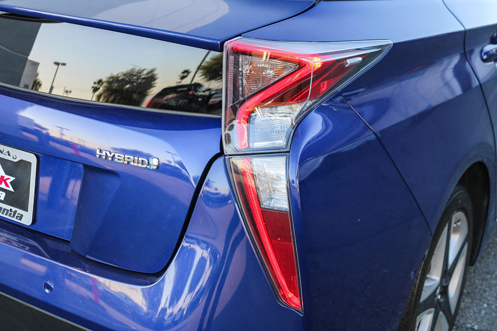 2017 Toyota Prius Three Touring 20