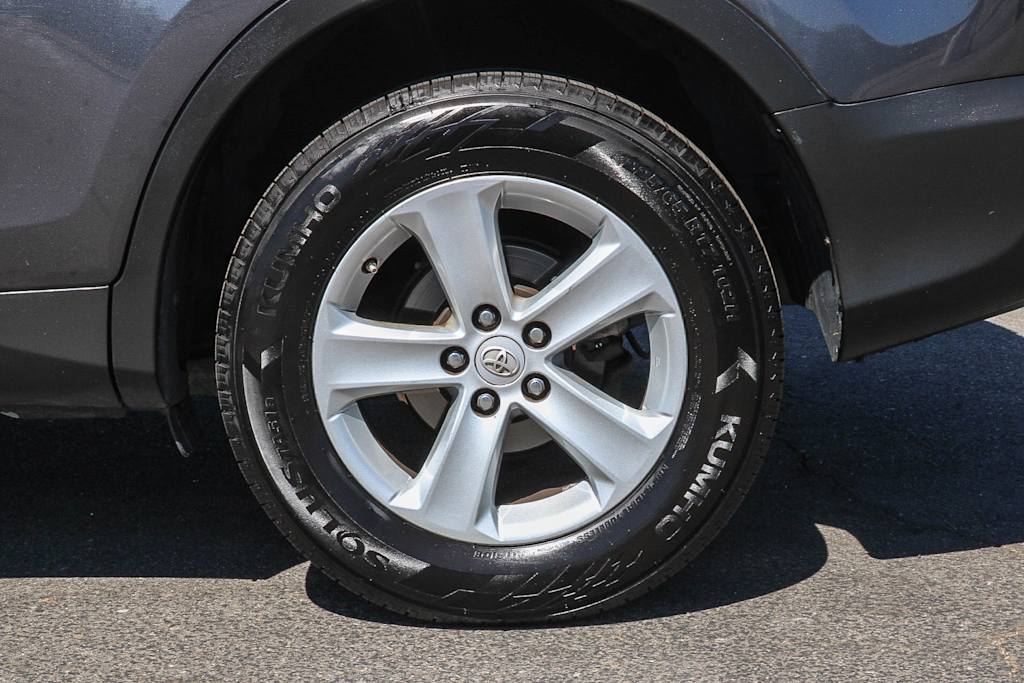 Thumbnail: 2014 Toyota RAV4 - 6