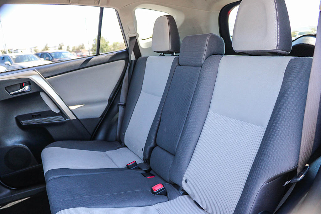 Thumbnail: 2014 Toyota RAV4 - 11