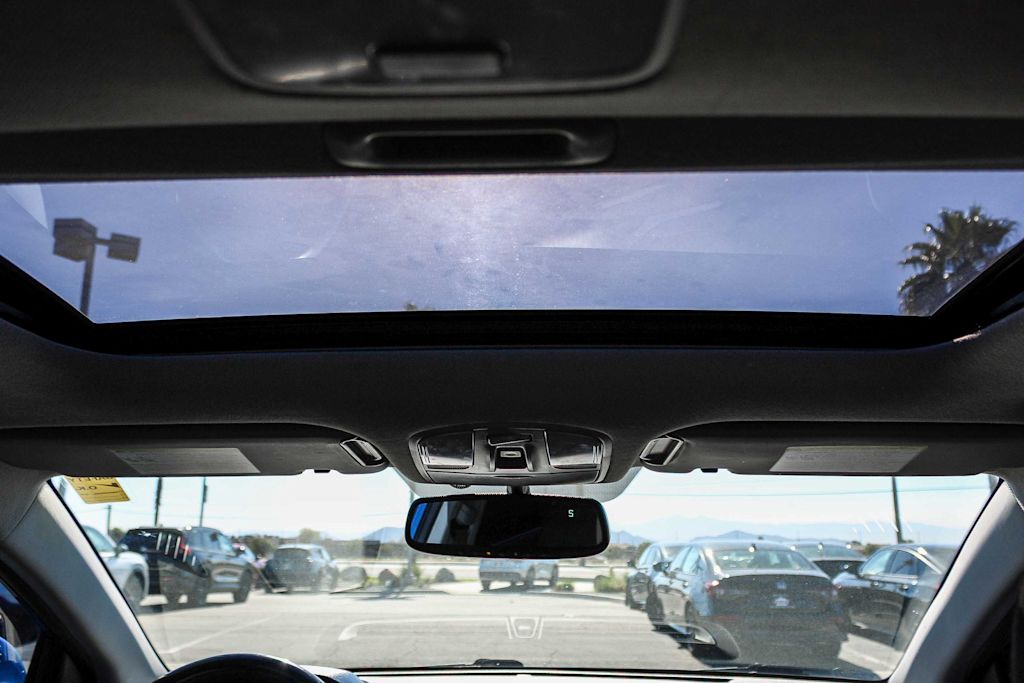 Thumbnail: 2017 Hyundai Elantra - 22