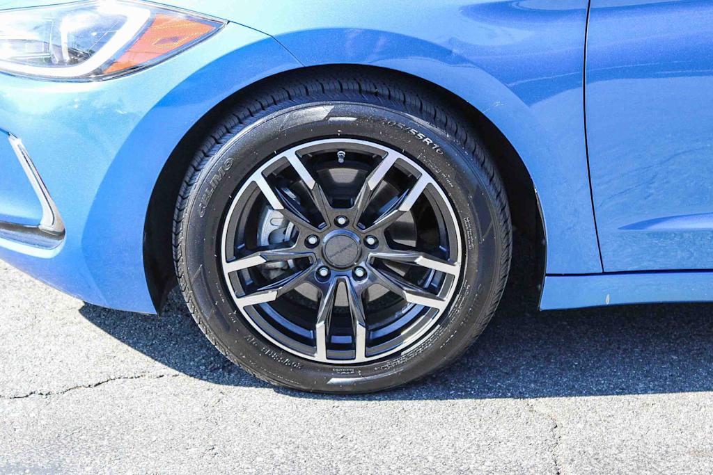 Thumbnail: 2017 Hyundai Elantra - 19
