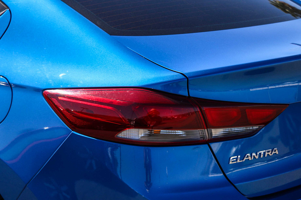 Thumbnail: 2017 Hyundai Elantra - 18