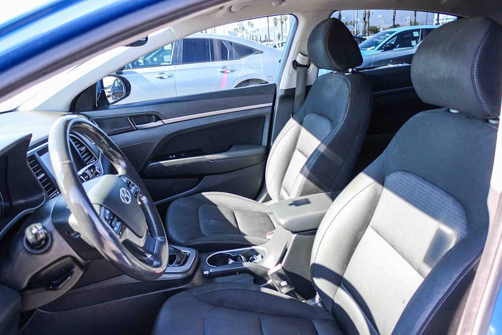 Thumbnail: 2017 Hyundai Elantra - 10