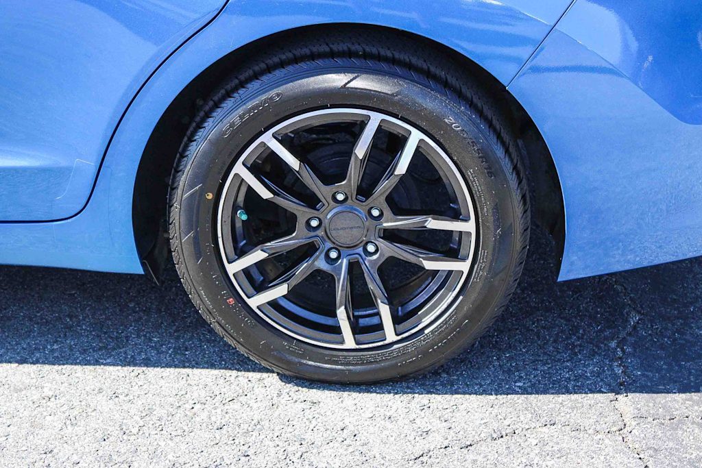 Thumbnail: 2017 Hyundai Elantra - 6