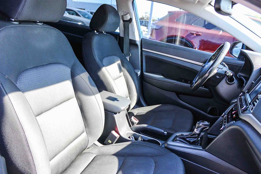 Thumbnail: 2017 Hyundai Elantra - 9