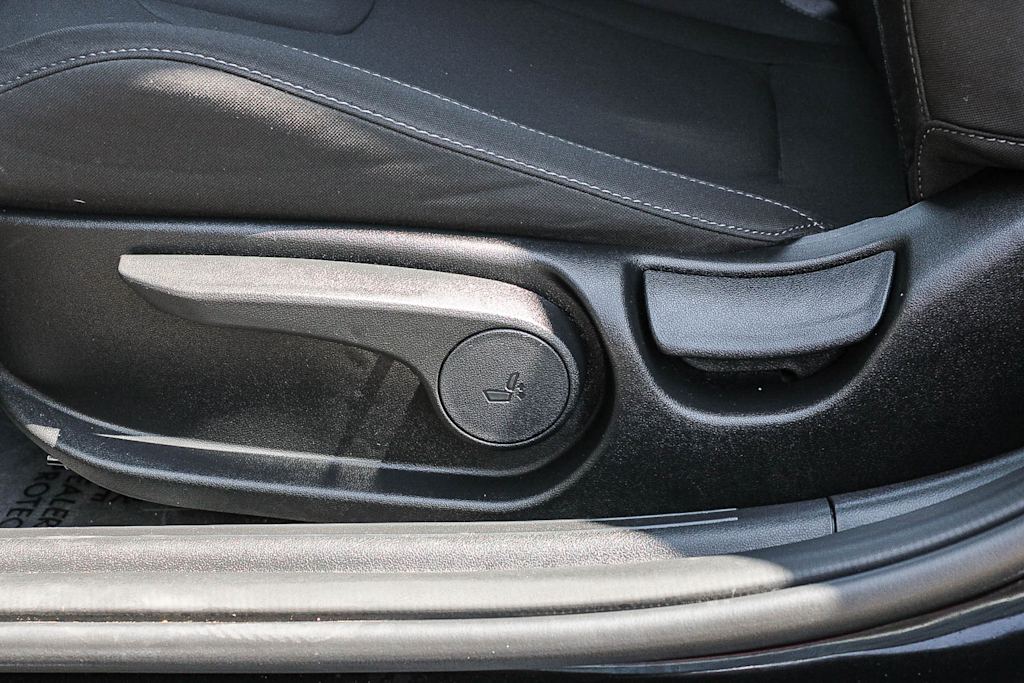 Thumbnail: 2022 Hyundai Elantra - 24