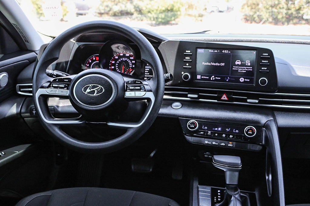 Thumbnail: 2022 Hyundai Elantra - 9