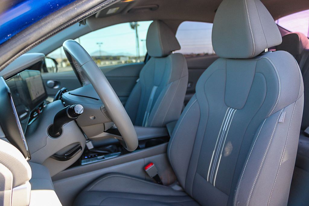 Thumbnail: 2023 Hyundai Elantra - 11