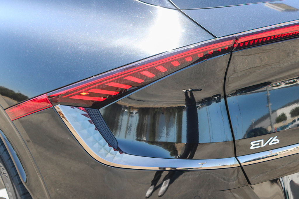 Thumbnail: 2024 Kia EV6 - 21