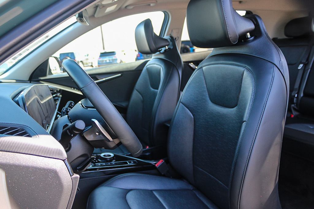 Thumbnail: 2023 Kia Niro - 10