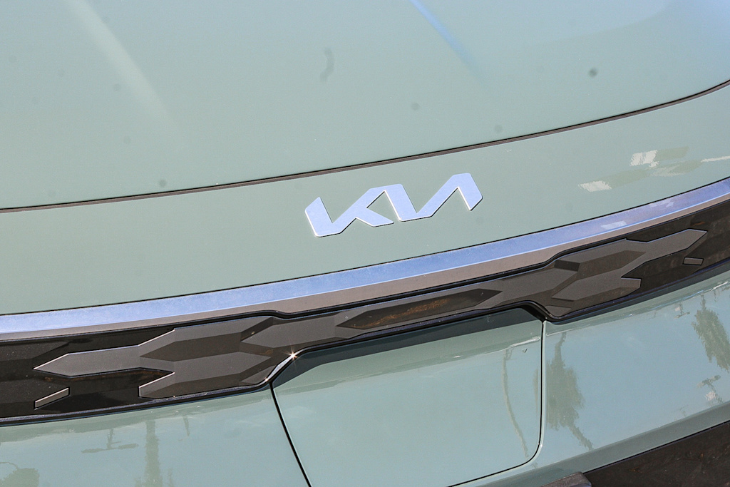 Thumbnail: 2023 Kia Niro - 18