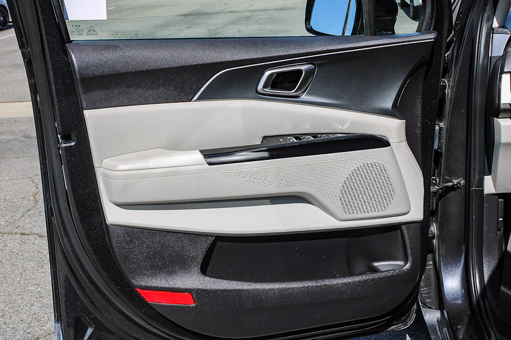 Thumbnail: 2024 Kia Carnival - 25