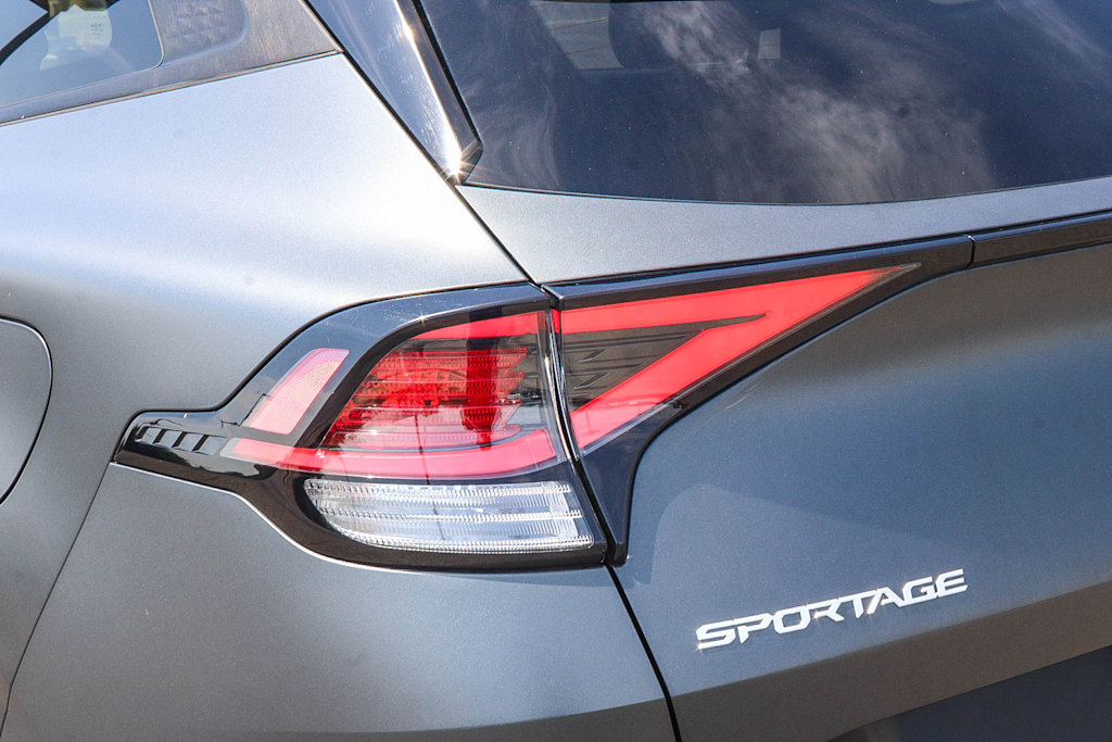 Thumbnail: 2023 Kia Sportage - 21