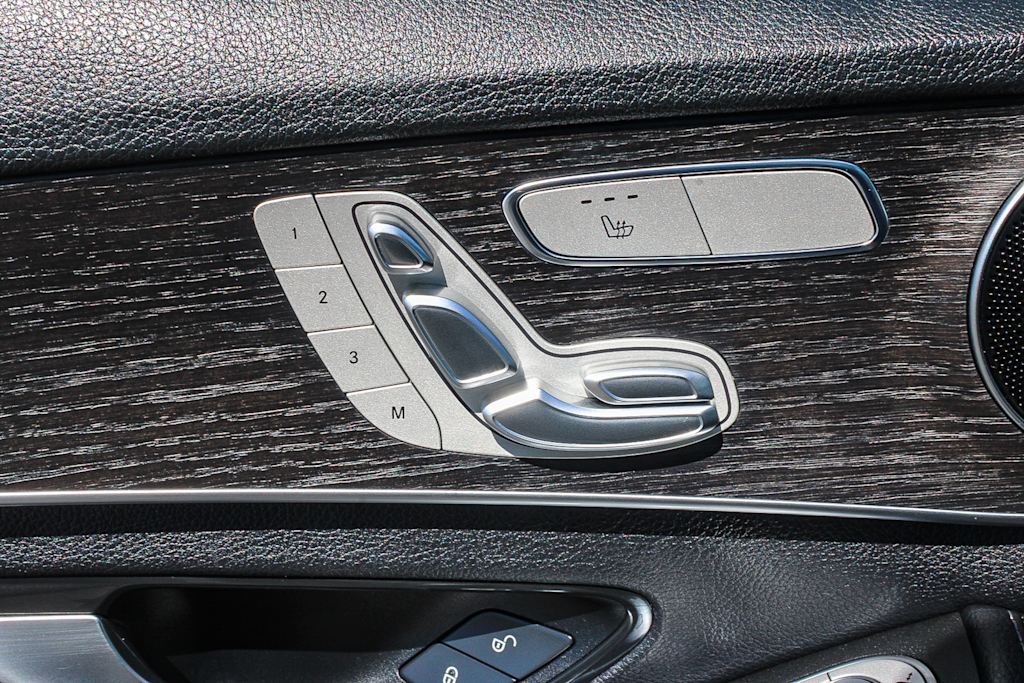 Thumbnail: 2021 Mercedes-Benz C-Class - 22