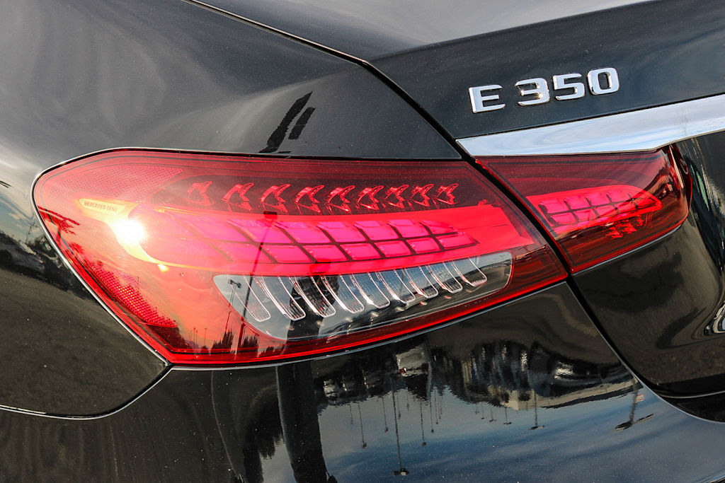 Thumbnail: 2021 Mercedes-Benz E-Class - 19
