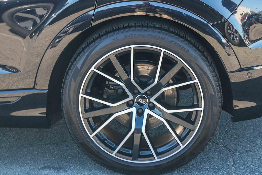 Thumbnail: 2021 Audi SQ8 - 6