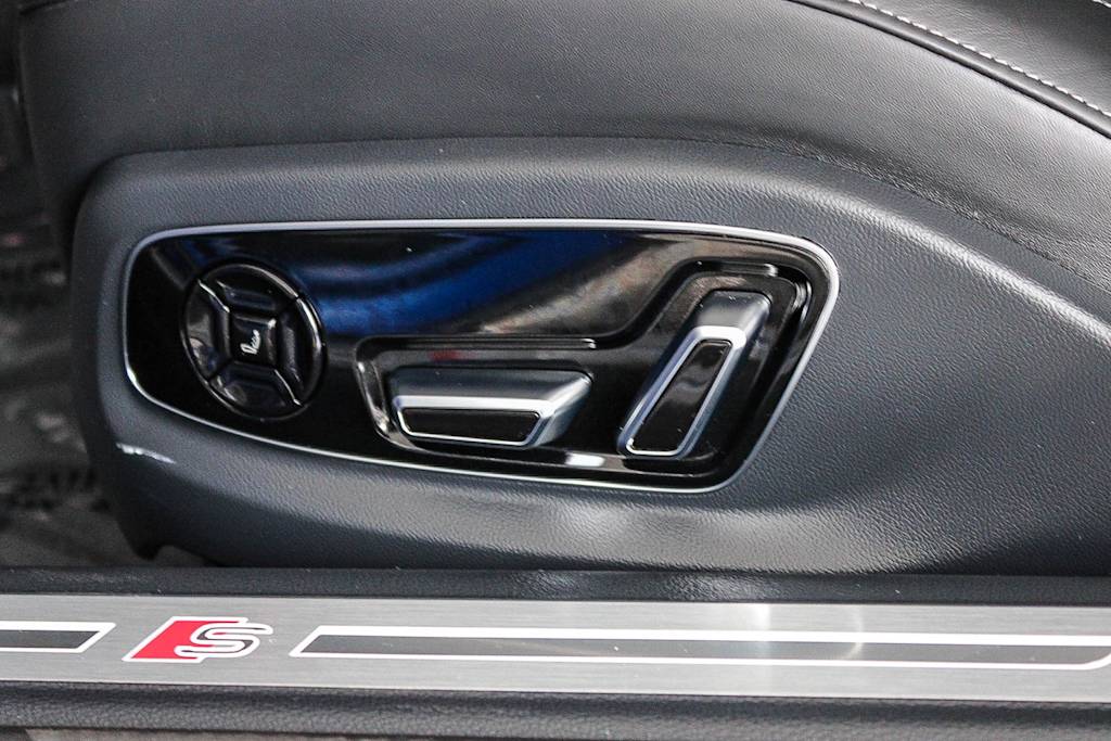 Thumbnail: 2024 Audi S8 - 23