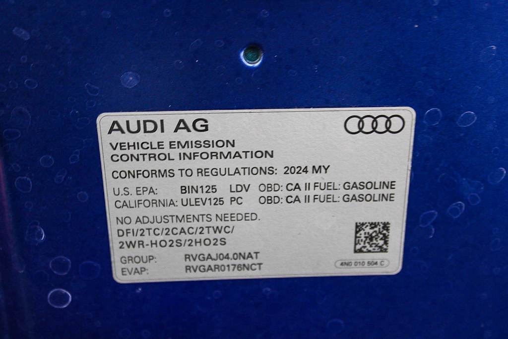 Thumbnail: 2024 Audi S8 - 16