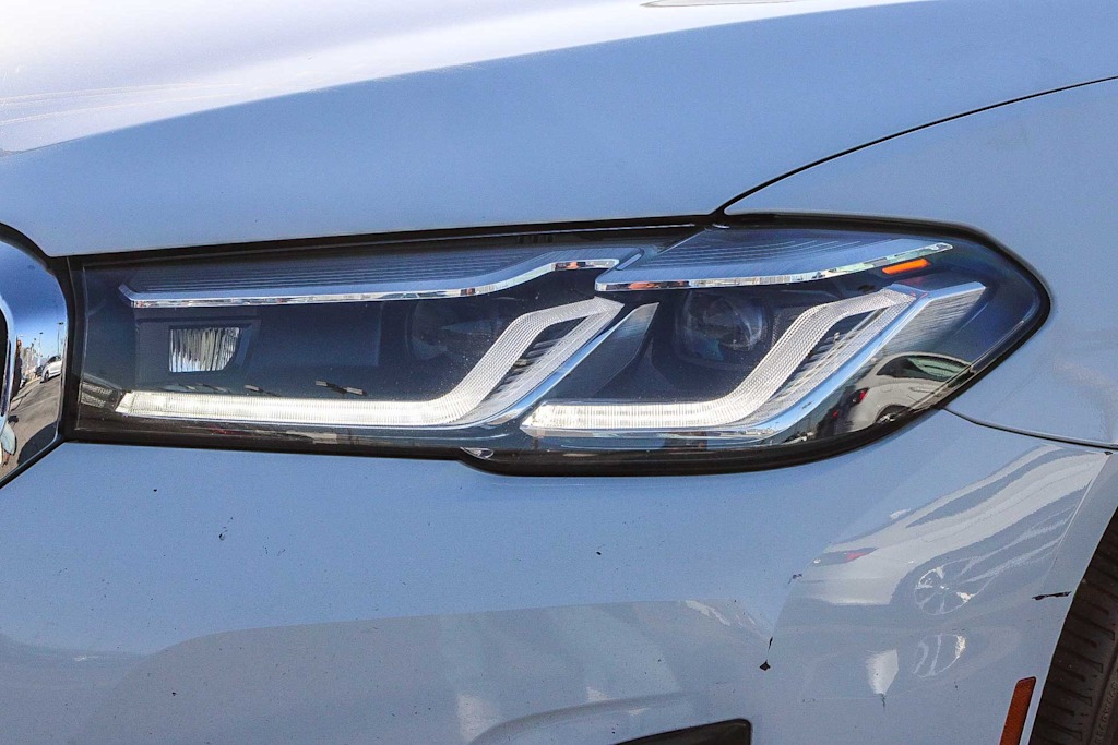 Thumbnail: 2021 BMW 5 Series - 20