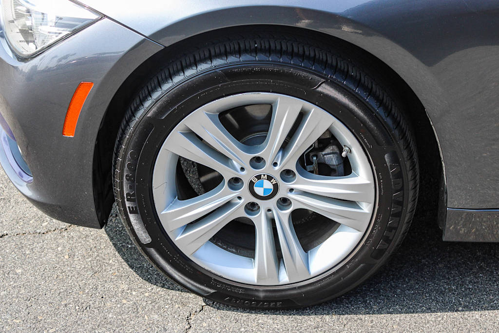 Thumbnail: 2018 BMW 3 Series - 21