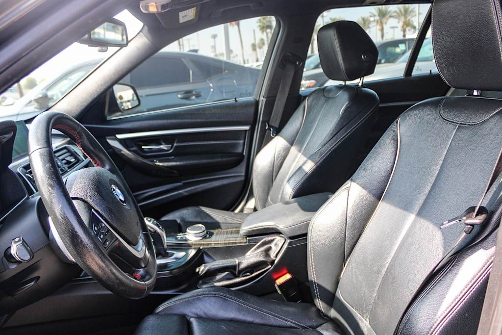 Thumbnail: 2018 BMW 3 Series - 11