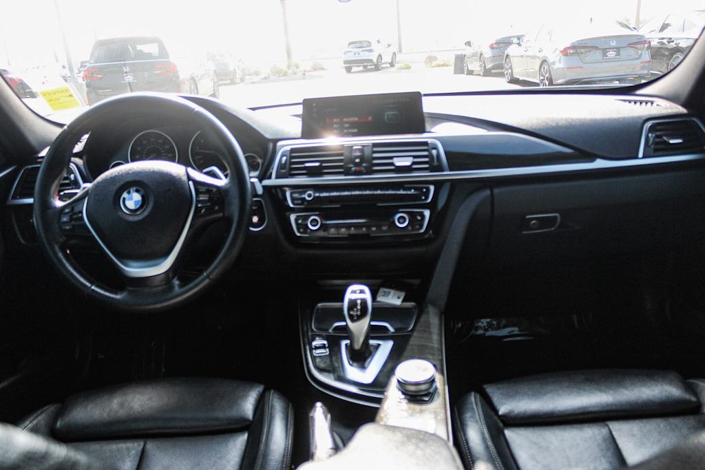 Thumbnail: 2018 BMW 3 Series - 2