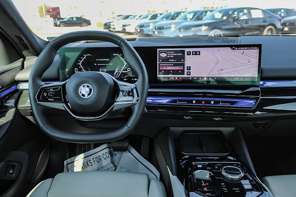 Thumbnail: 2025 BMW i5 - 9