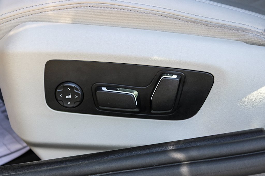 Thumbnail: 2025 BMW i5 - 24