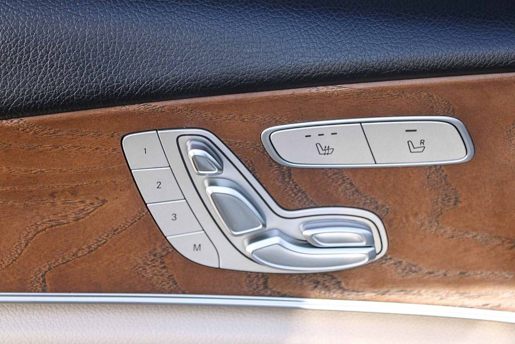 Thumbnail: 2020 Mercedes-Benz E-Class - 23