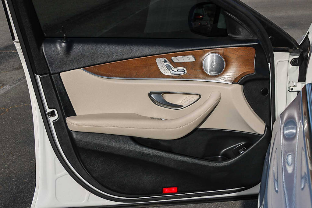 Thumbnail: 2020 Mercedes-Benz E-Class - 24