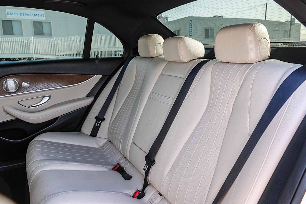 Thumbnail: 2020 Mercedes-Benz E-Class - 12