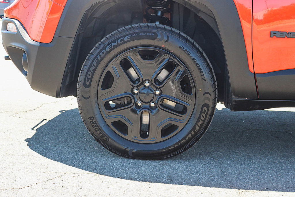 Thumbnail: 2020 Jeep Renegade - 22