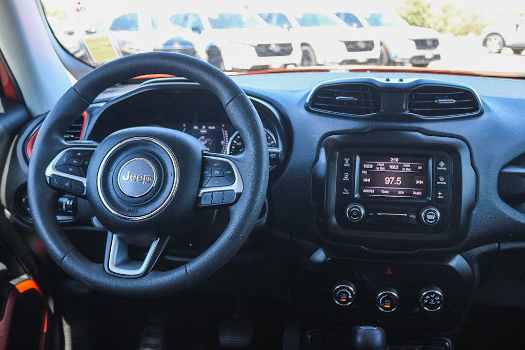 Thumbnail: 2020 Jeep Renegade - 8