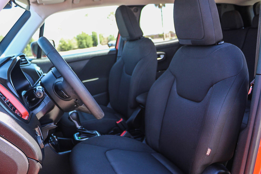 Thumbnail: 2020 Jeep Renegade - 10