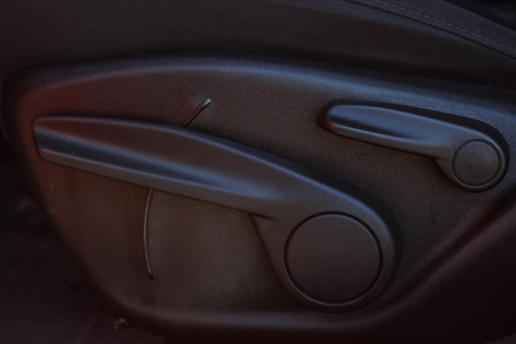 Thumbnail: 2020 Jeep Renegade - 25