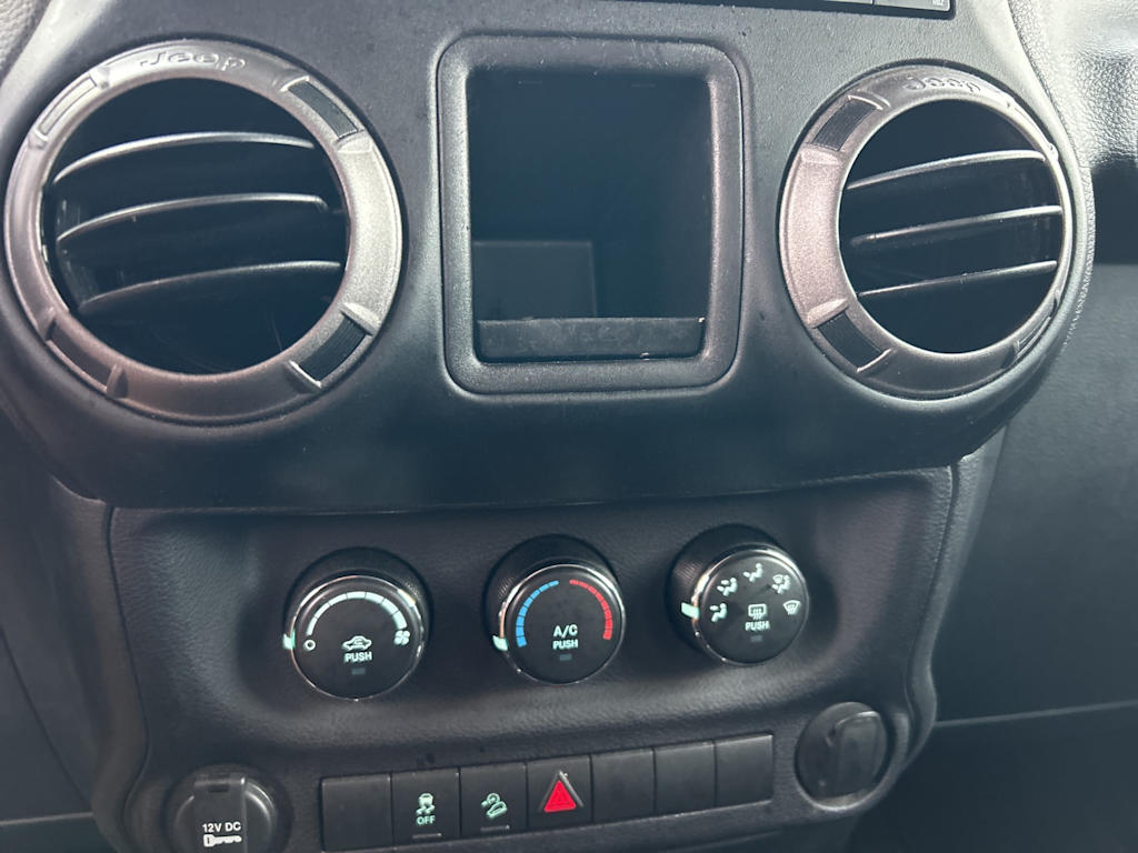 Thumbnail: 2018 Jeep Wrangler - 31