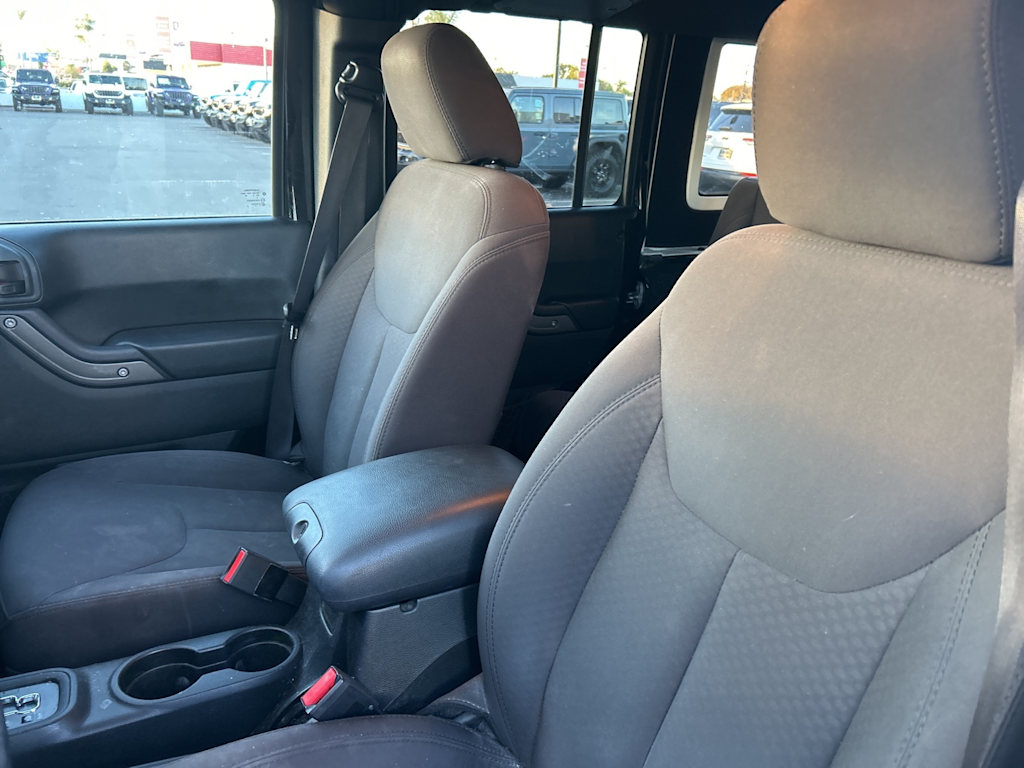 Thumbnail: 2017 Jeep Wrangler - 11