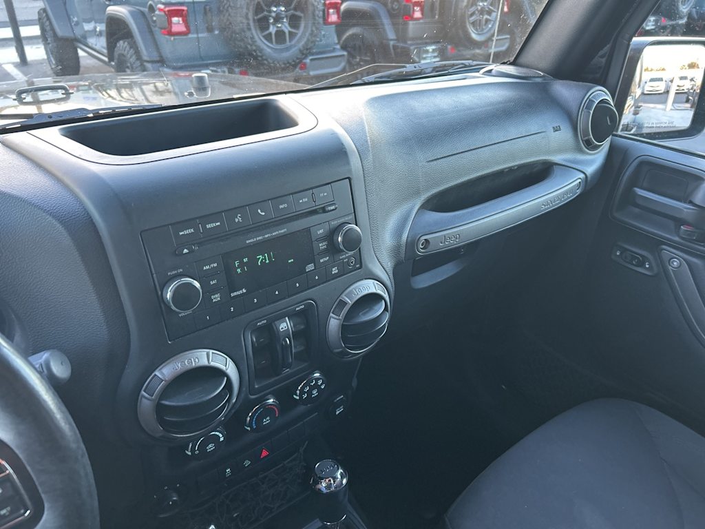 Thumbnail: 2017 Jeep Wrangler - 44