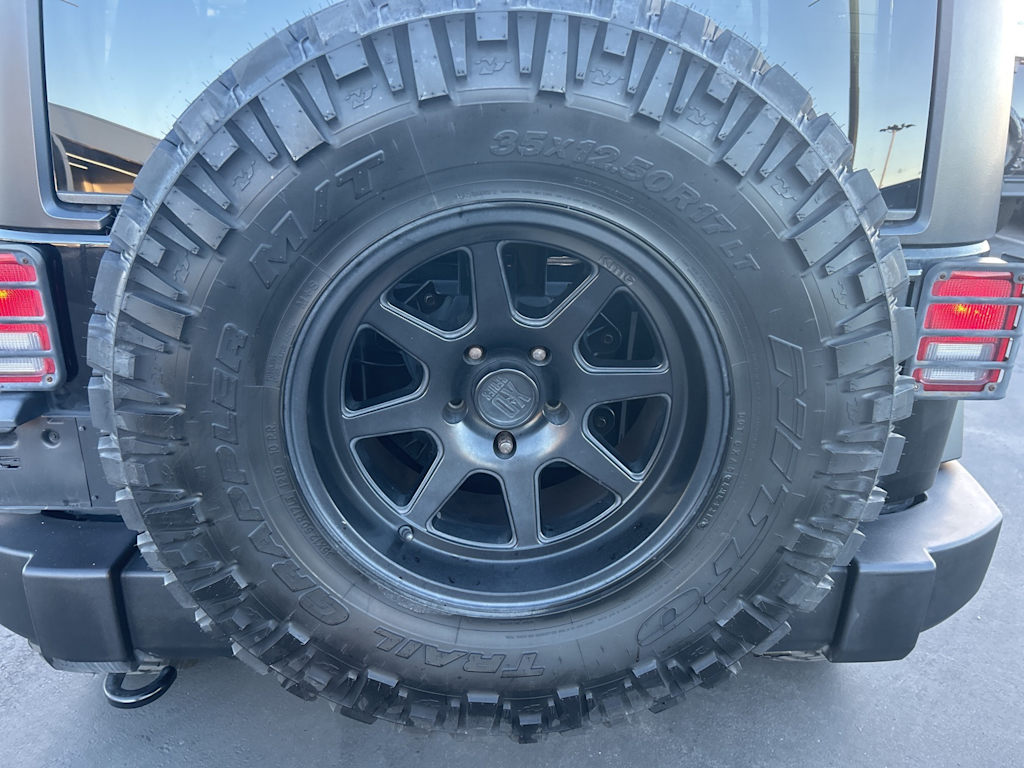 Thumbnail: 2017 Jeep Wrangler - 28