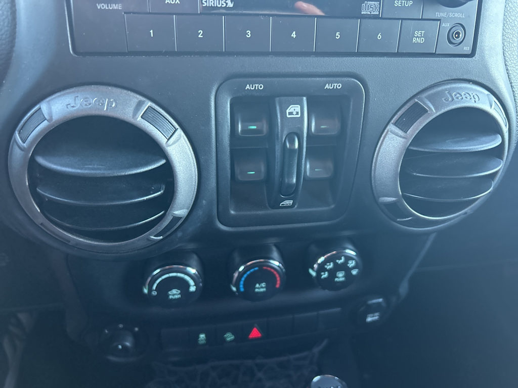 Thumbnail: 2017 Jeep Wrangler - 40