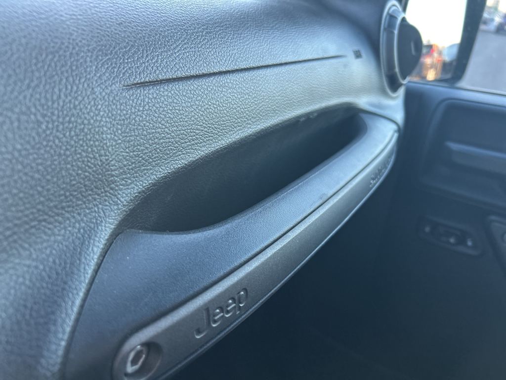 Thumbnail: 2017 Jeep Wrangler - 45