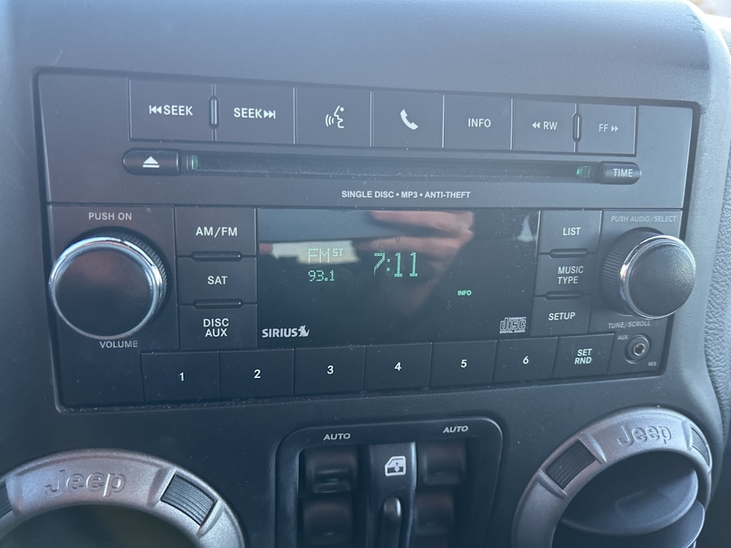 Thumbnail: 2017 Jeep Wrangler - 14