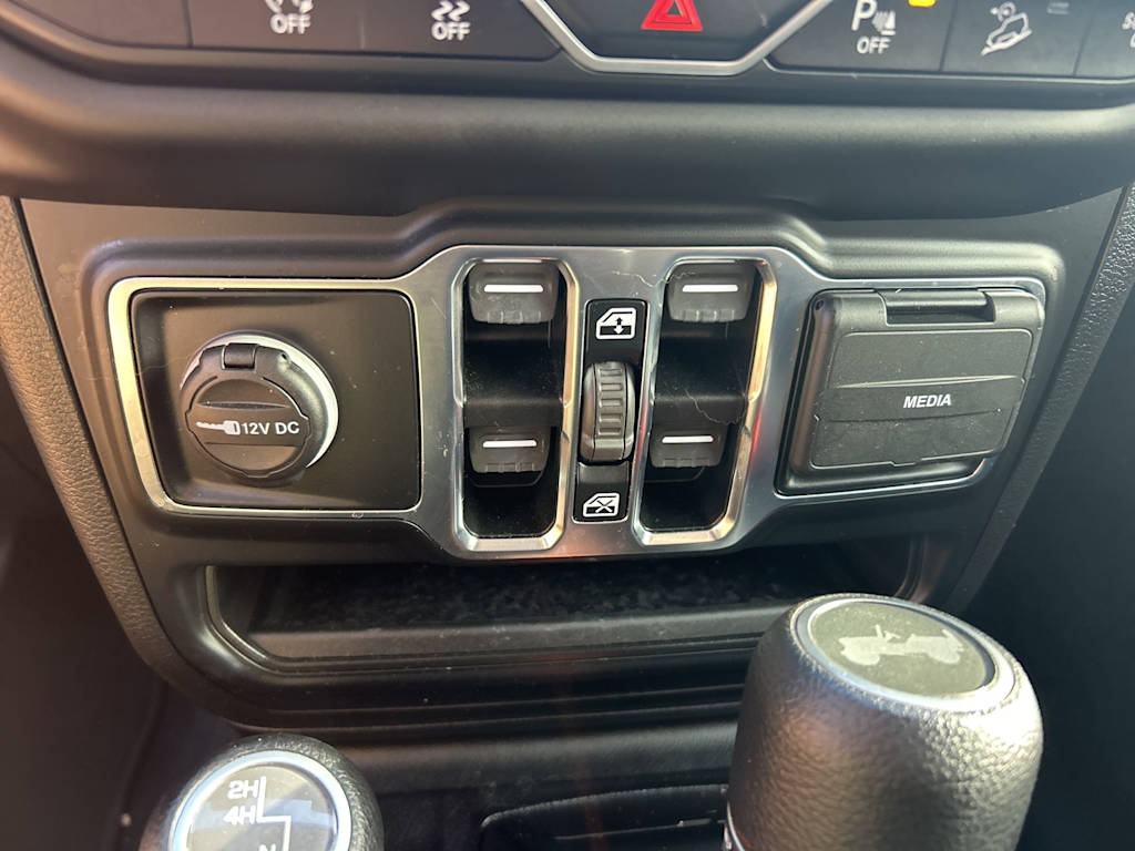 Thumbnail: 2021 Jeep Wrangler - 41