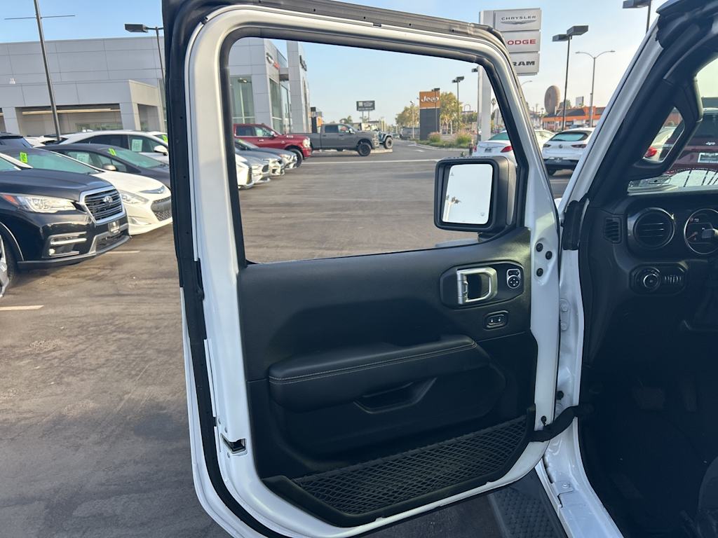 Thumbnail: 2021 Jeep Wrangler - 29