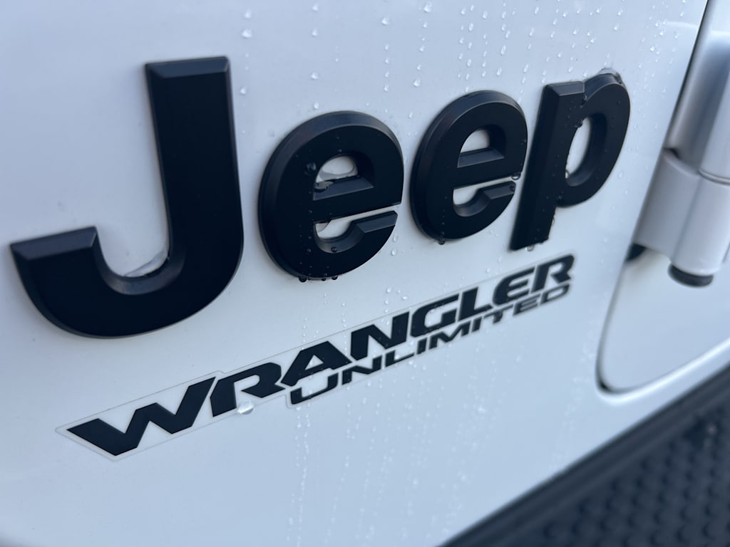 Thumbnail: 2021 Jeep Wrangler - 7
