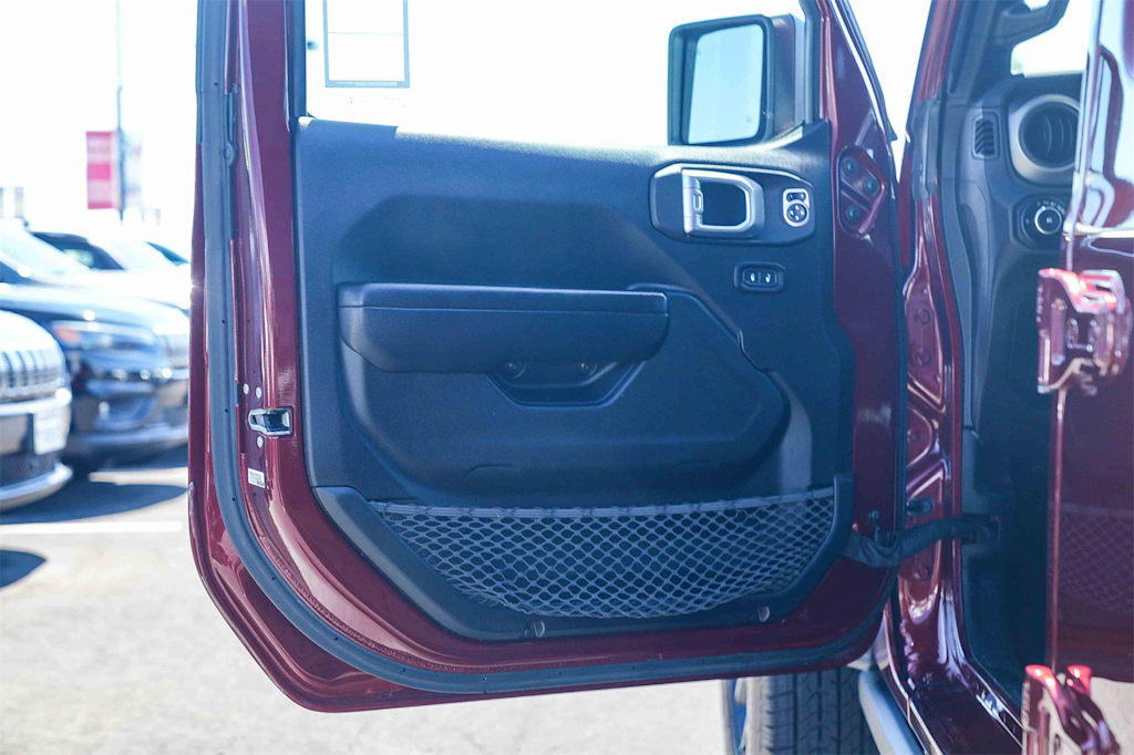 Thumbnail: 2021 Jeep Wrangler - 21